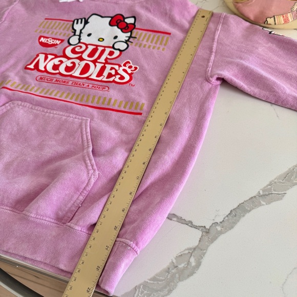 🎀 Hello Kitty x Nissin Cup Noodles Pink Pullover Hoodie Small - Picture 10 of 16